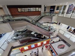 Lucky Plaza (D9), Retail #594364701